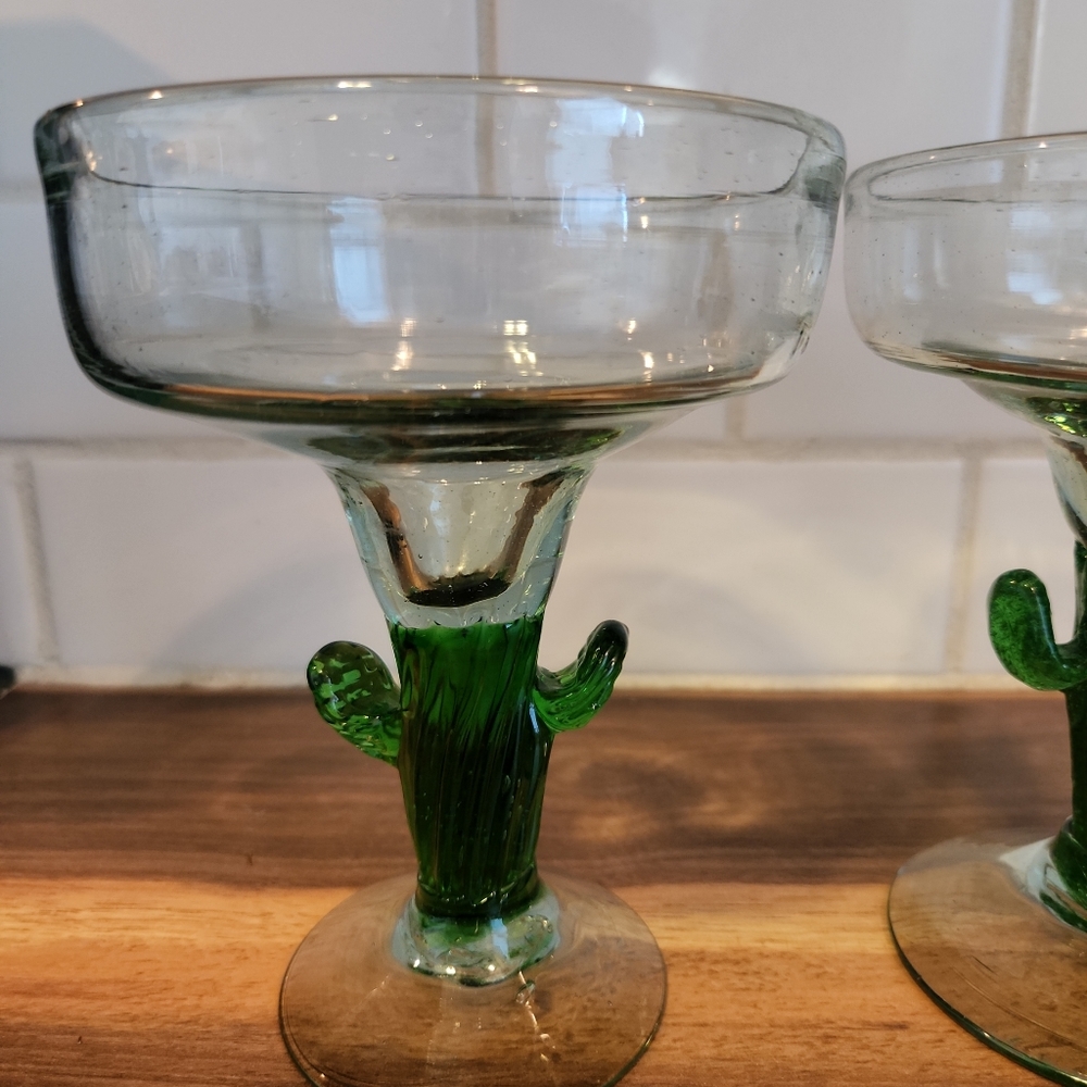 Set of 2 Mexican Hand Blown Glass MARGARITA GLASSES Cactus Stem - Picture 2 of 8